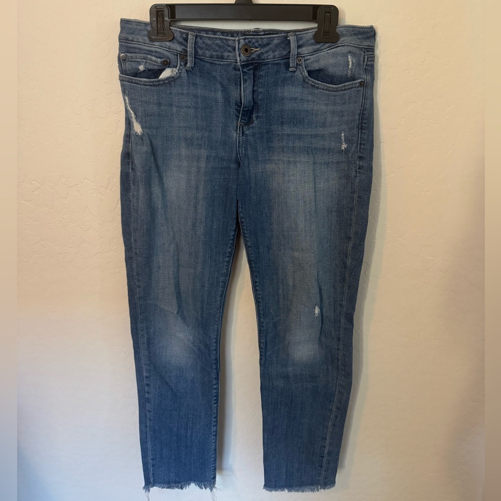 Lucky Brand Blue Skinny Jeans with Stretch and Distressing